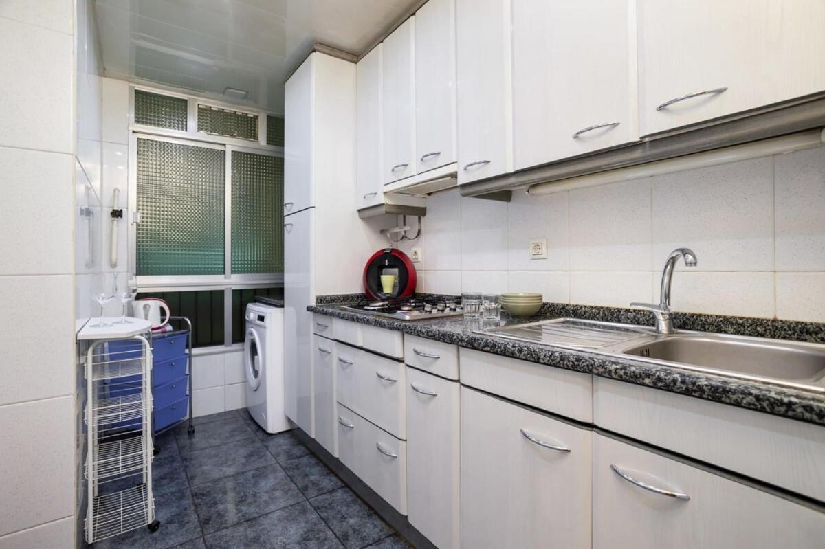 Next To Sagrada Familia 4-Bedroom Apartment Barselona Dış mekan fotoğraf