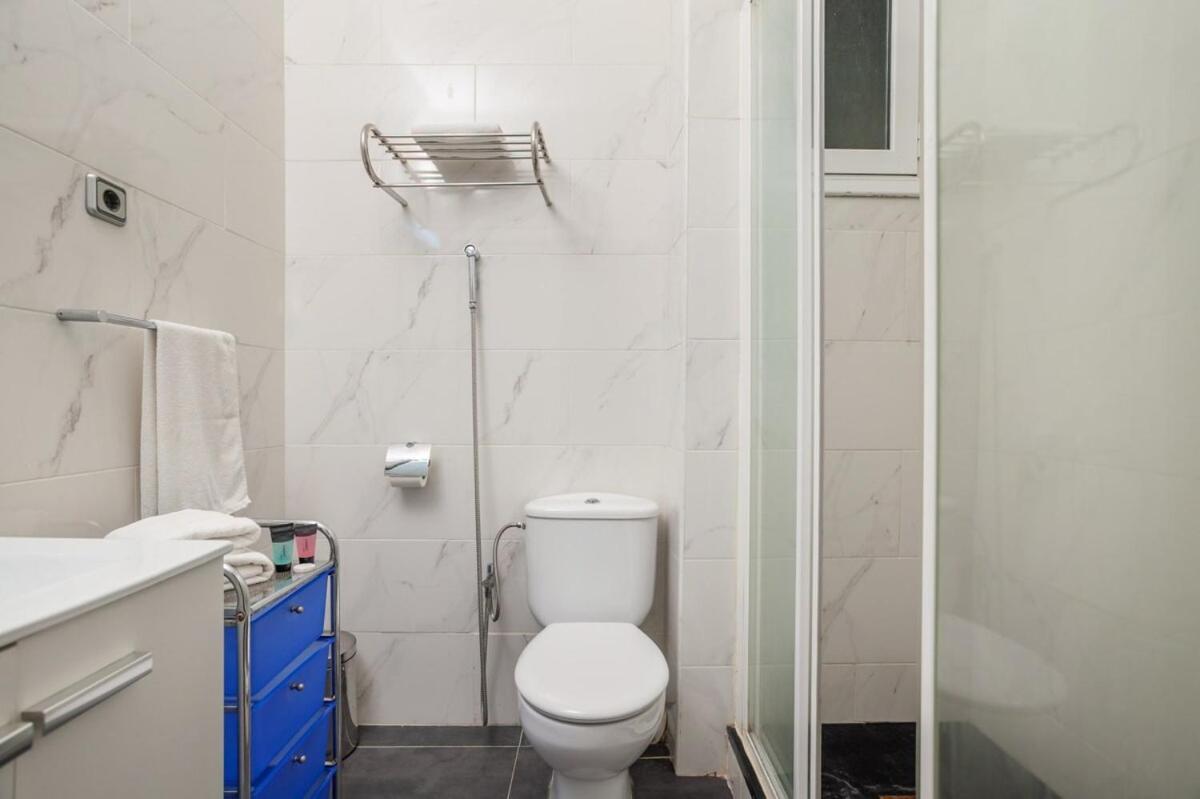 Next To Sagrada Familia 4-Bedroom Apartment Barselona Dış mekan fotoğraf